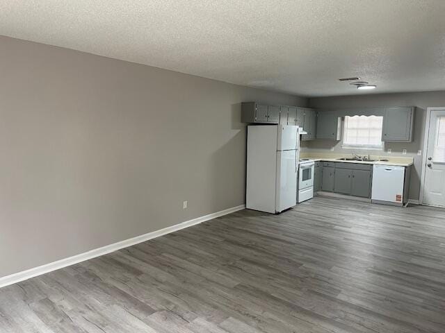 Building Photo - 705 Gale Dr NE