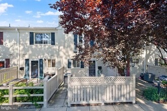 Building Photo - 1431 N Van Dorn St