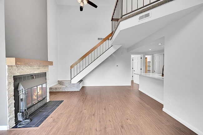 Foto del edificio - $2,195 - 1 Bed, 1 Bath Updated Lofted Cond...