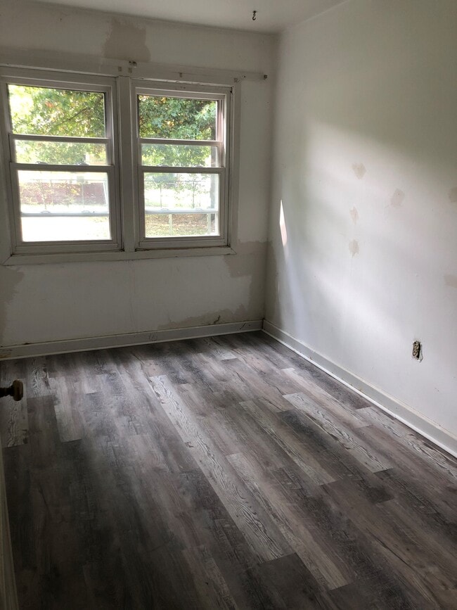Building Photo - 4515 Elmhurst