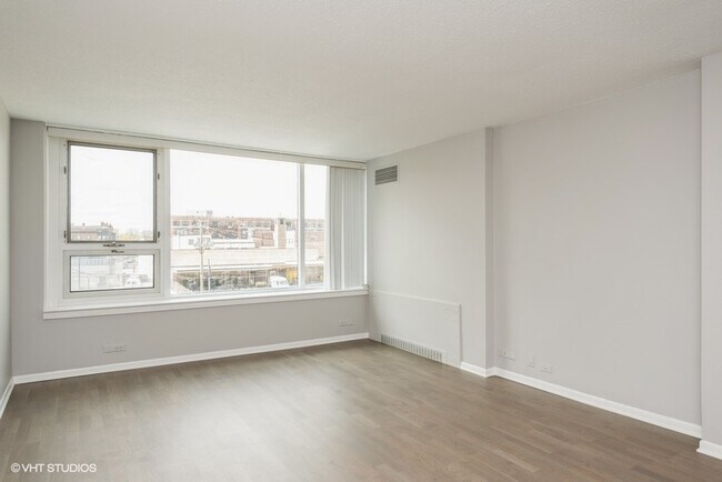 Building Photo - 2728 N Hampden Ct