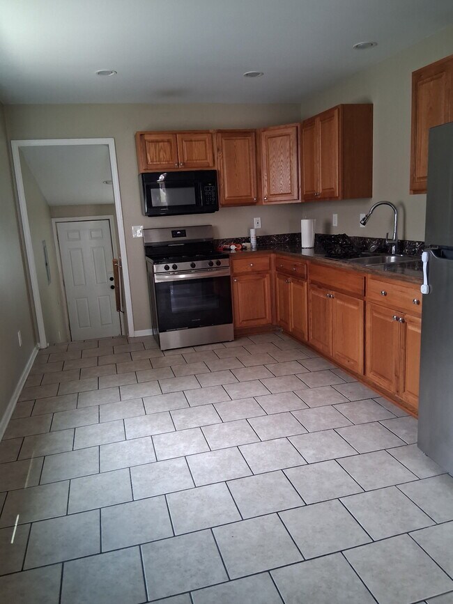 Foto del edificio - 24399 Hopkins St