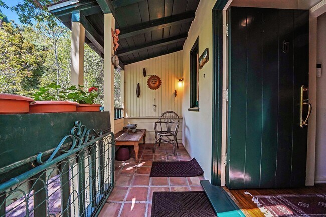 Foto del edificio - 7503 Willow Glen Rd