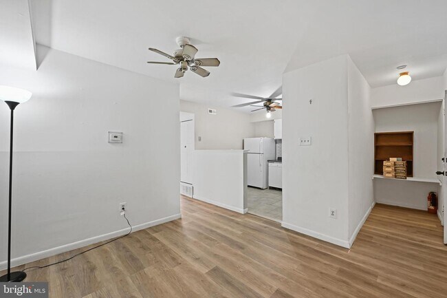 Foto del edificio - 10849 Academy Rd