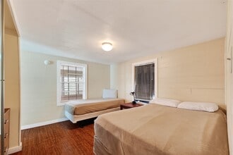 Building Photo - 1012 12th St