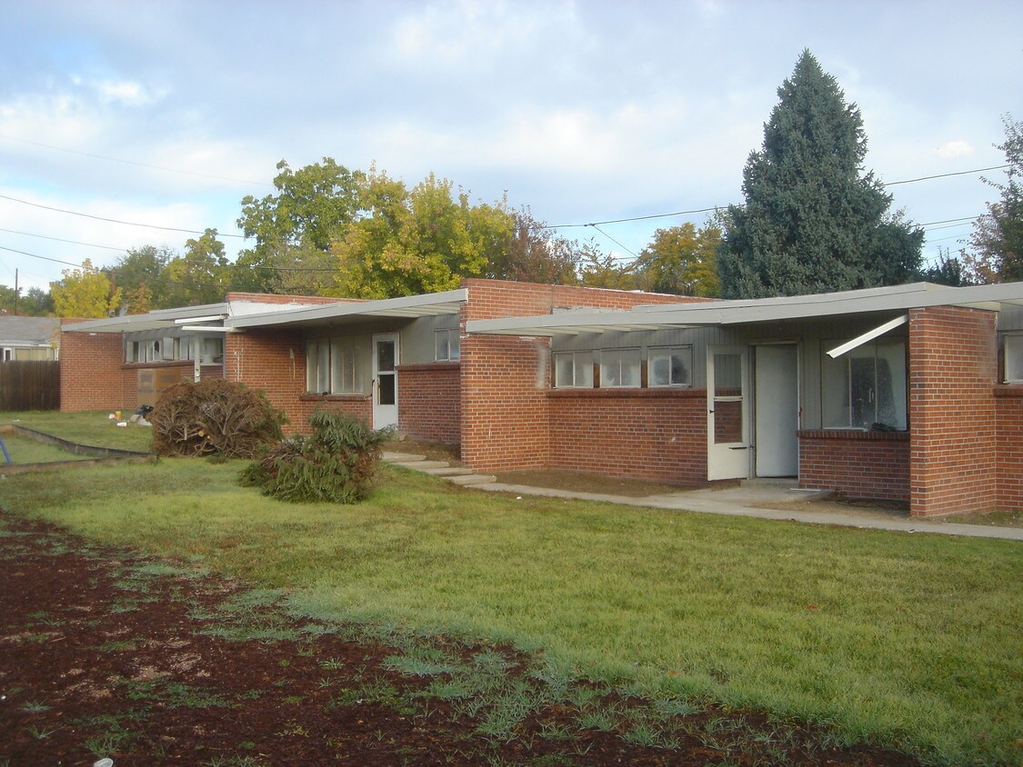 Primary Photo - Edgewater Flats