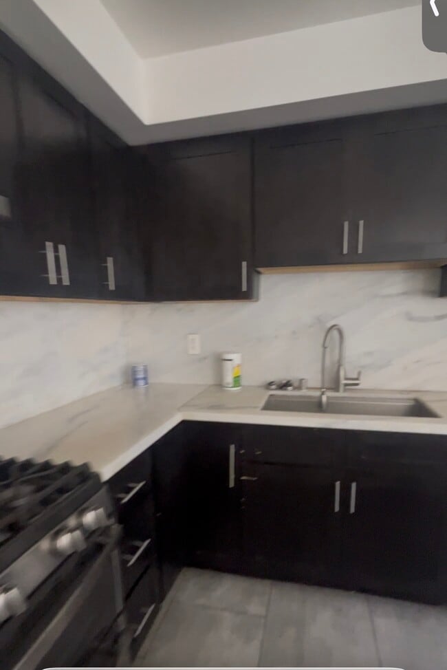 Building Photo - 2510 Voorhees Ave