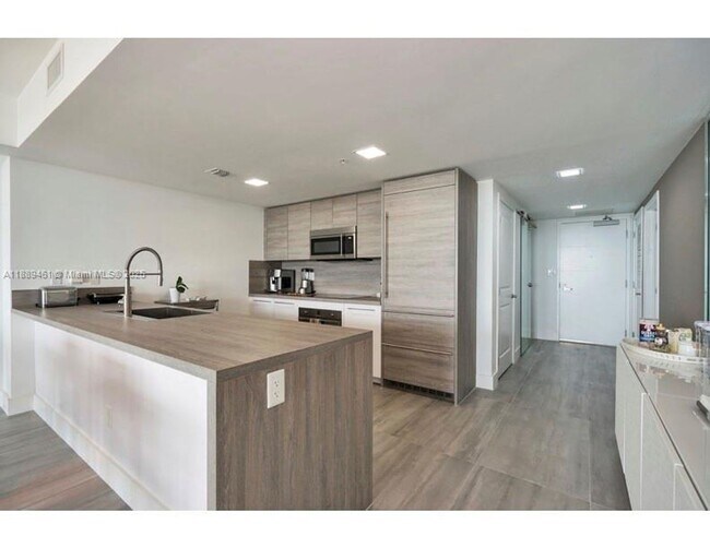 Photo - 400 Sunny Isles Blvd House