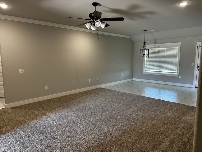 Building Photo - Now Leasing-Wonderful Modern Home-Endura P...