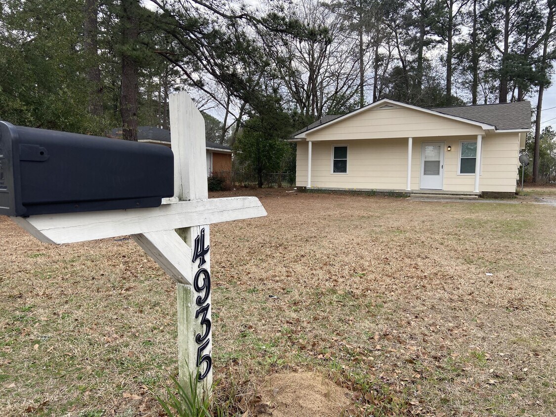 Foto principal - 4935 Walnut Dr