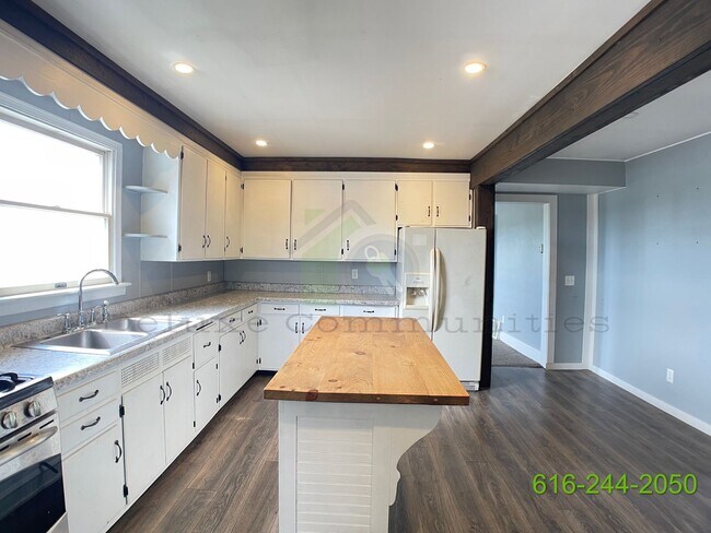 Foto del edificio - 3 Bedroom (with an extra room) Home Available in Marne, MI