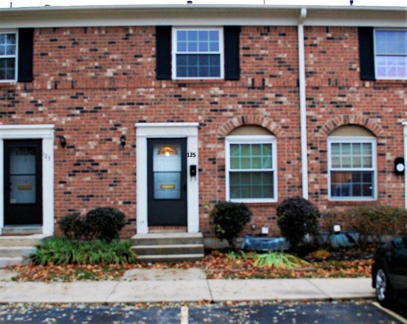 Primary Photo - 125 Tarryton Ct W
