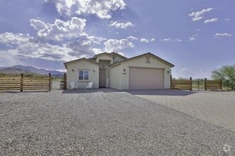 Building Photo - 2640 E Inspiration Dr