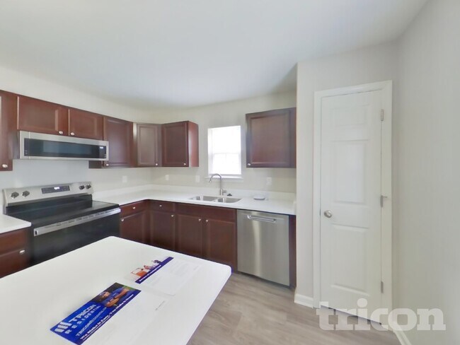 Building Photo - 321 Lingonberry Dr