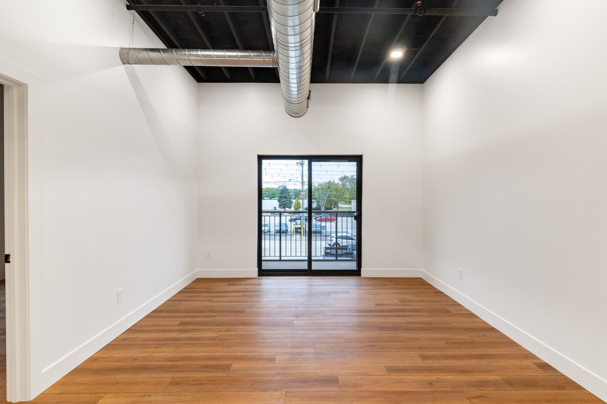 Building Photo - Adams Street Center