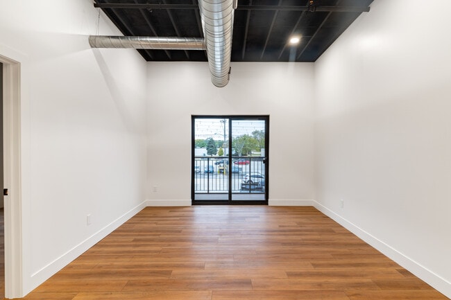 Building Photo - Adams Street Center