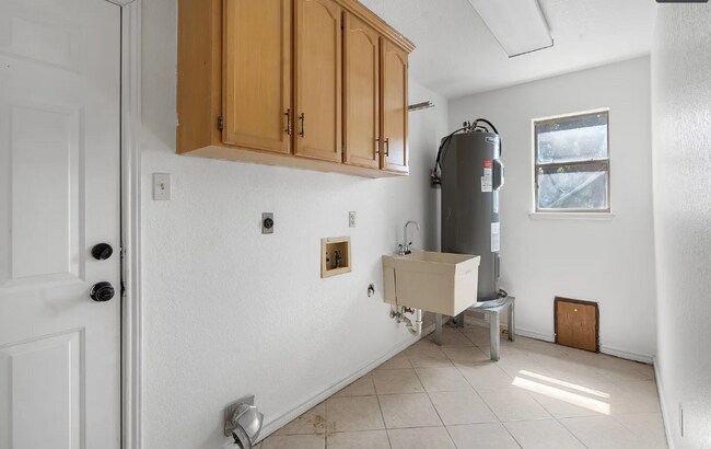 Foto del edificio - 1800 Mountain View Ct