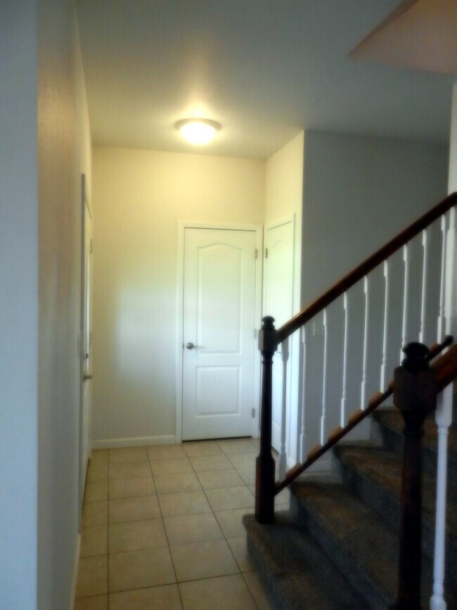 201 Townhouse Dr, Carterville, IL 62918 House Rental in Carterville