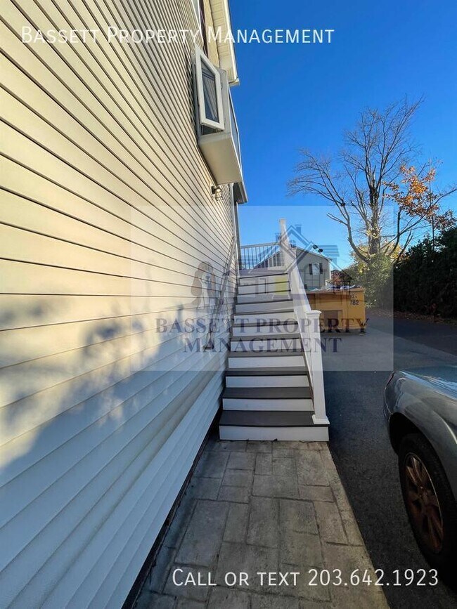 9 Cooley Ave, Middletown, CT 06457 Townhouse for Rent in Middletown