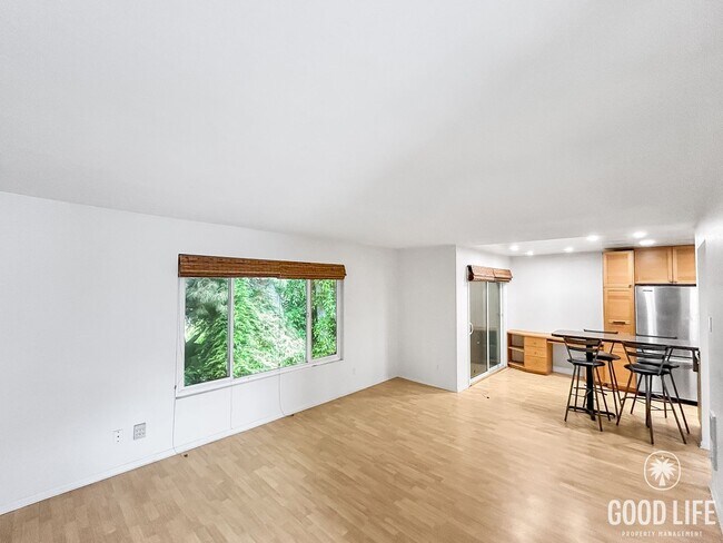 Foto del edificio - Beautiful 2BD 1 BA Condo in Pacific Beach ...