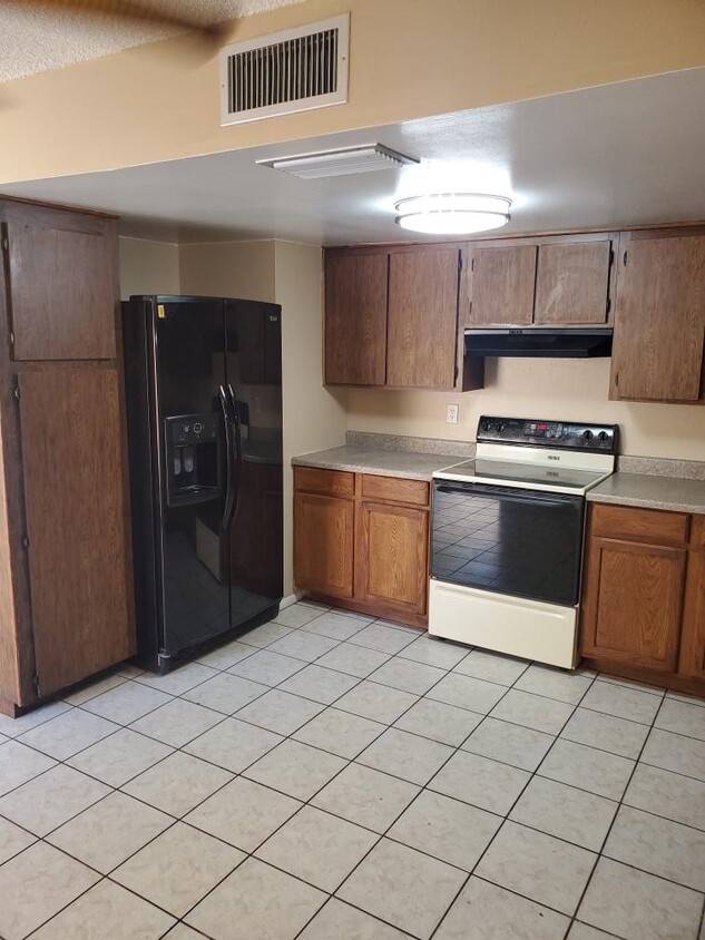 8118 N 33rd Dr, Phoenix, AZ 85051 Townhome Rentals in Phoenix AZ