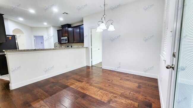 Foto del edificio - 3808 Hazelhurst Dr