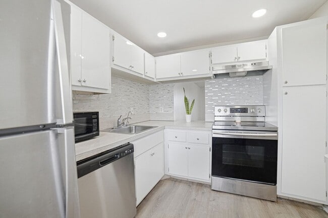 Foto del edificio - 5700 NW 2nd Ave