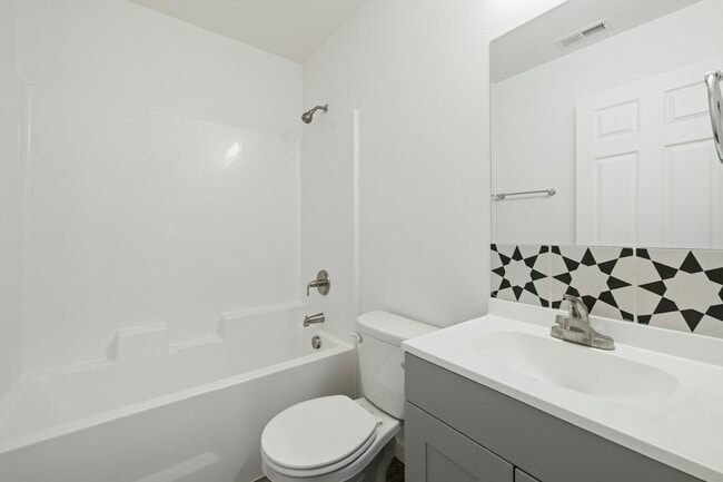 Building Photo - 2631 W Marina Dr