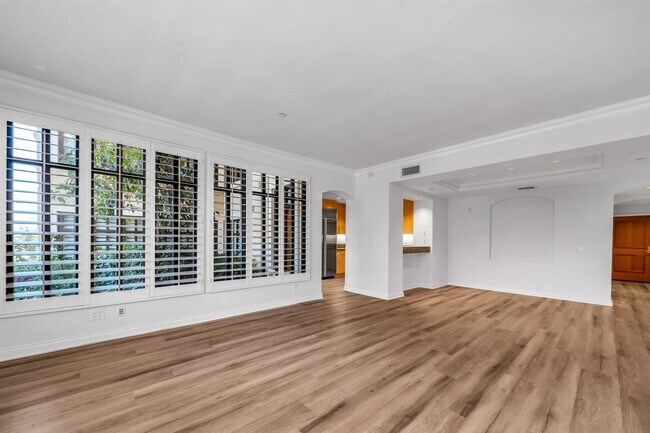 Foto del edificio - 11847 Gorham Ave