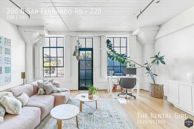 Foto del edificio - Stylish Lincoln Heights Loft | Private Bal...