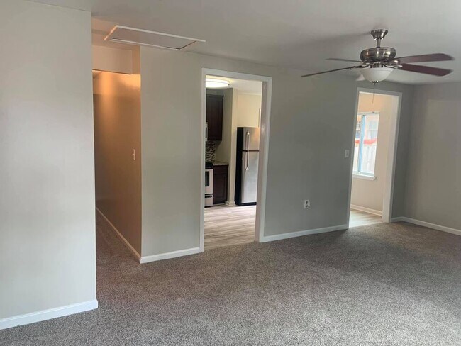 Entrance view - 320 Rodenberg Ave