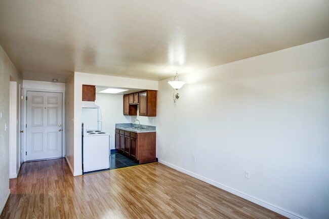1bdrm dining kitchen area - Cherry Plaza Apartments