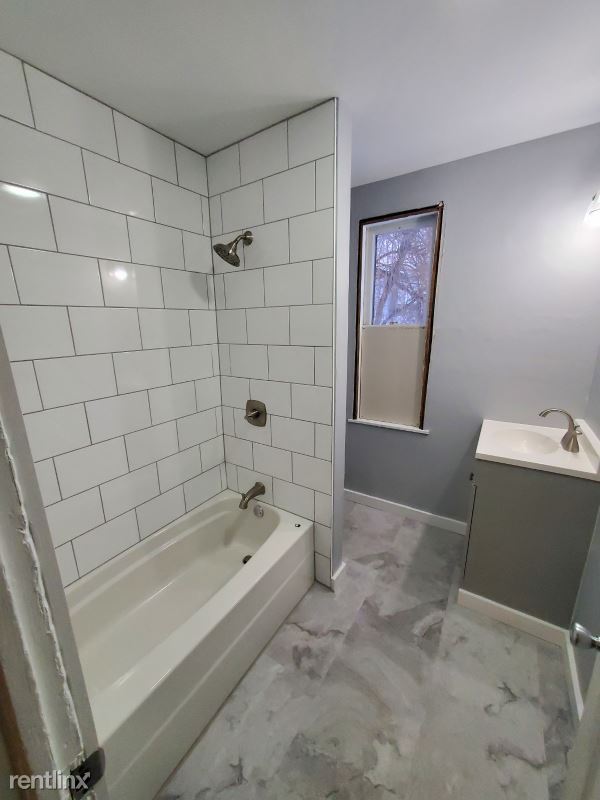 Building Photo - 3 br, 1 bath Townhome - 1636 Foster Ave