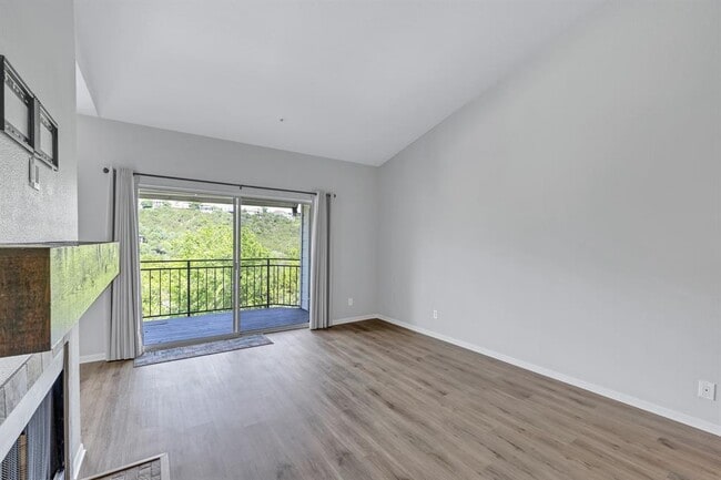 Building Photo - 6000-8 Shepherd Mountain Cove