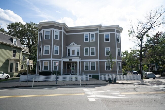 Foto del edificio - 1590 Cambridge St