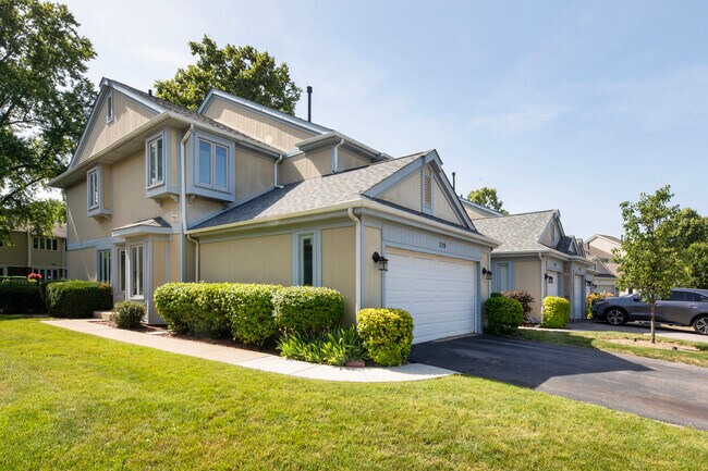 Foto del edificio - 329 Redwing Dr