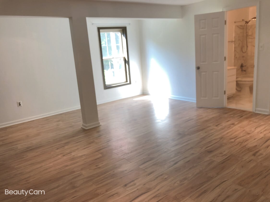 Foto principal - 5706 Regal Crest Ct