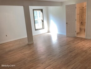 Building Photo - 5706 Regal Crest Ct