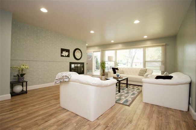 Building Photo - 7238 Merrybrook
