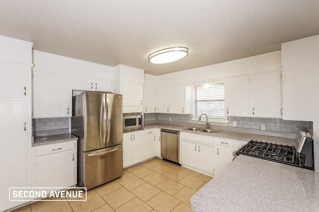 Building Photo - 7608 Deaver Dr