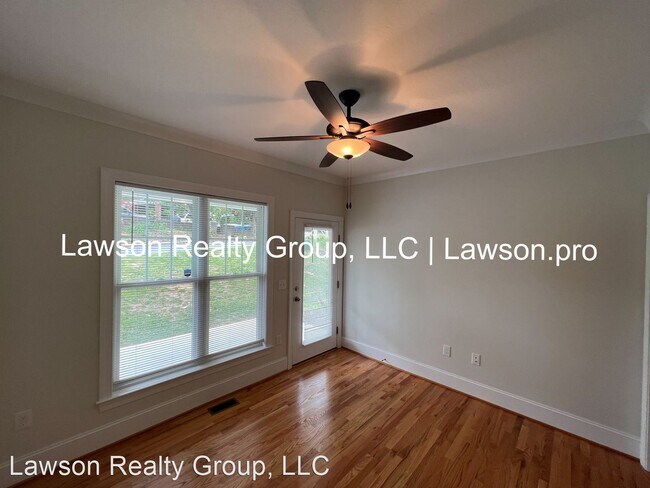 Building Photo - 3 br, 2 bath House - 2325 Martin Ln.