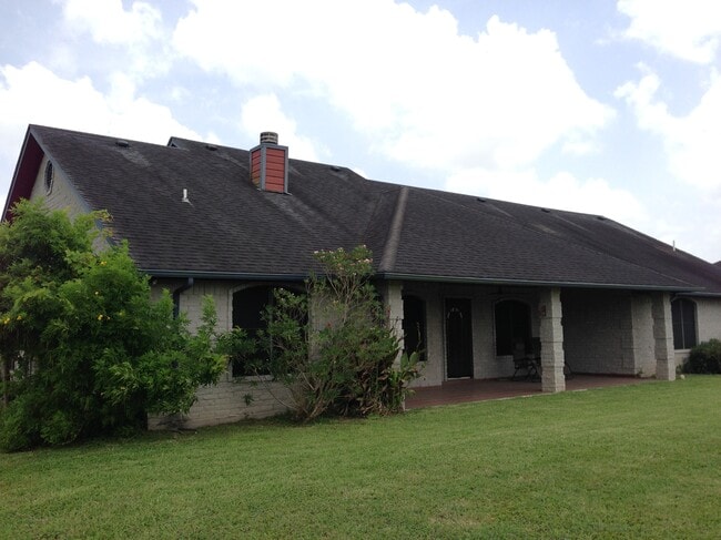 Building Photo - 33506 Falcon Ln