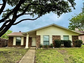 Building Photo - 2227 Crockett Dr