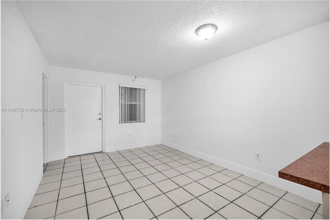 Building Photo - 2575 SW 27th Ave