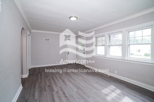 Building Photo - 210 E Virginia Ave