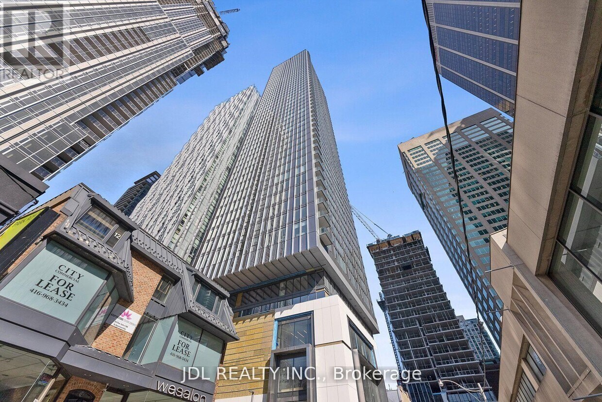 Photo principale - 8-2608 Cumberland St