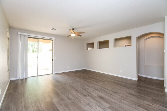 Foto del edificio - 1990 E Browning Pl