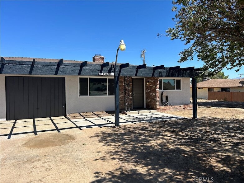 Foto principal - 15722 Sago Rd