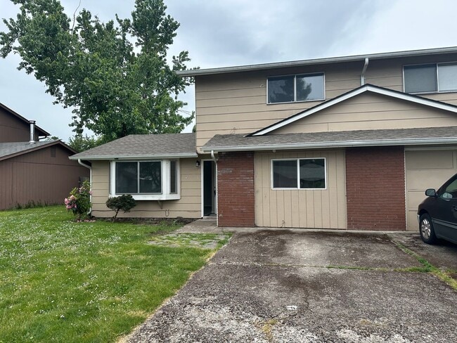 Building Photo - Unique 4 bed 1 1/2 bath duplex in Springfi...