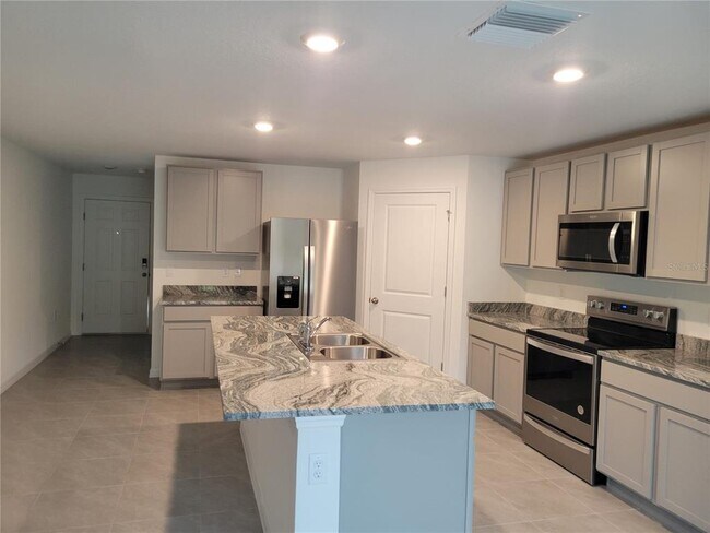Building Photo - 7715 Rosewood Gdn Lp